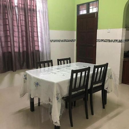 Afza Homestay Sura Free Unifi Kampong Sura Masjid Esterno foto